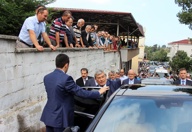 adalet-bakani-kenan-ipek-samsun’da-cenazeye-katildi-4.jpg