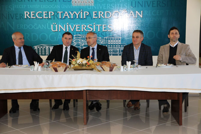 adayi-osman-askin-bak,-recep-tayyip-erdogan-universitesi’nde-ogrenim-goren-yabanci-uyruklu-ogrencilerle-bir-araya-geldi-1.jpg adayi-osman-askin-bak,-recep-tayyip-erdogan-universitesi’nde-ogrenim-goren-yabanci-uyruklu-ogrencilerle-bir-araya-geldi-1.jpg