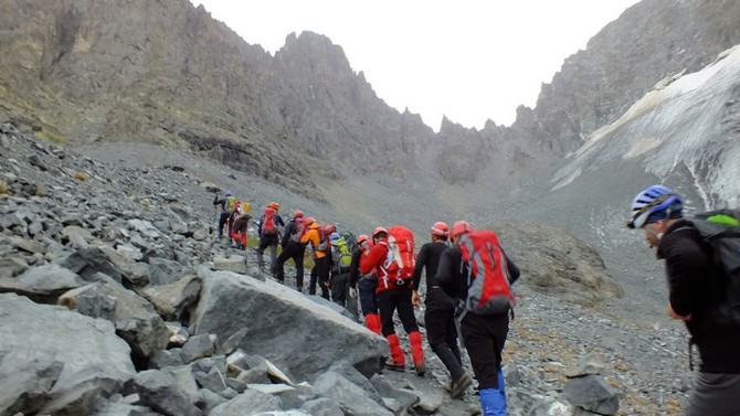afad’in-rizedeki-yuksek-irtifada-ve-buzulda-arama-kurtarma-egitimi-sona-erdi-(5).jpg