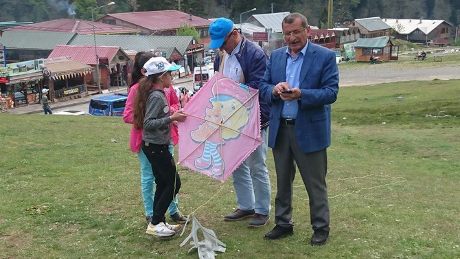 afrinli-cocuklar-rize’de-moral-depoladi-(5).jpg