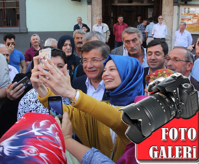 ahmet-davutoglu-rize’de-fotograflar.jpg