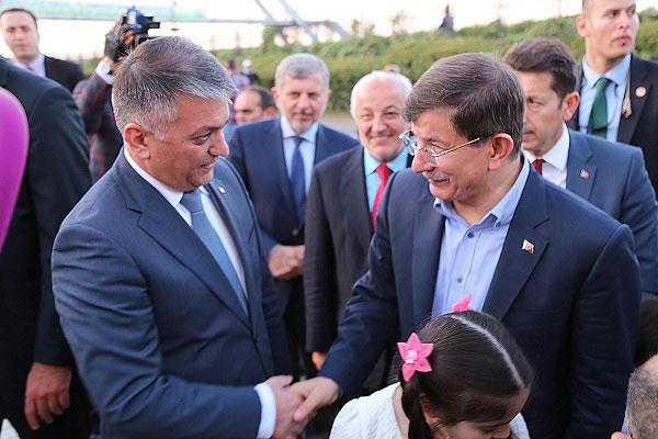 ahmet-davutoglu-rize-valiliginde-1.jpg ahmet-davutoglu-rize-valiliginde-1.jpg