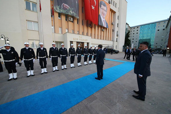 ahmet-davutoglu-rize-valiliginde-2.jpg ahmet-davutoglu-rize-valiliginde-2.jpg