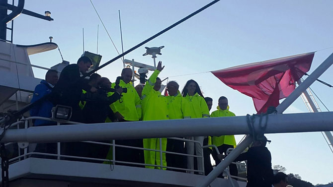 ahmet-davutoglu-samsunda-denize-acildi-5.jpg ahmet-davutoglu-samsunda-denize-acildi-5.jpg