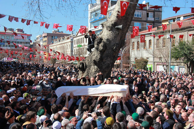 ahmet-yasar-hocaefendi-son-yolculuguna-ugurlandi.jpg ahmet-yasar-hocaefendi-son-yolculuguna-ugurlandi.jpg