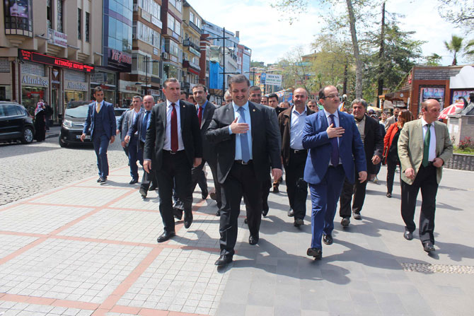 ak-adaylar-rizede-secim-irtibat-burolarini-acti--4.jpg ak-adaylar-rizede-secim-irtibat-burolarini-acti--4.jpg