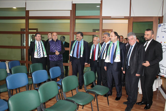 ak-adaylar-rizespor’u-ziyaret-etti1.jpg