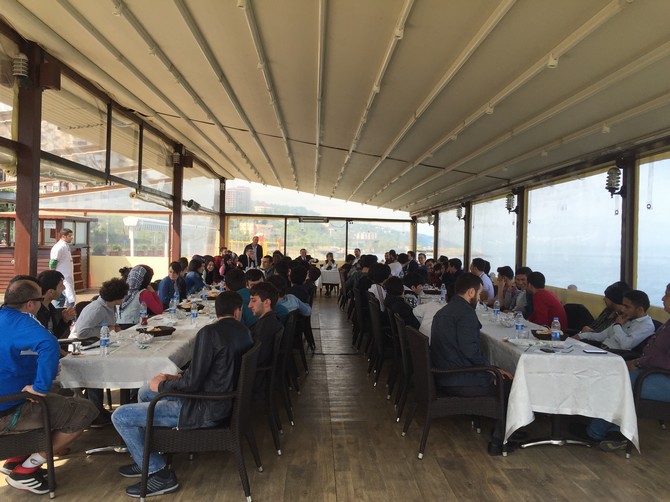 ak-genclik-misafir-ogrenciler-ile-bir-arada-(2).jpg
