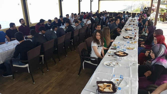 ak-genclik-misafir-ogrenciler-ile-bir-arada-(3).jpg