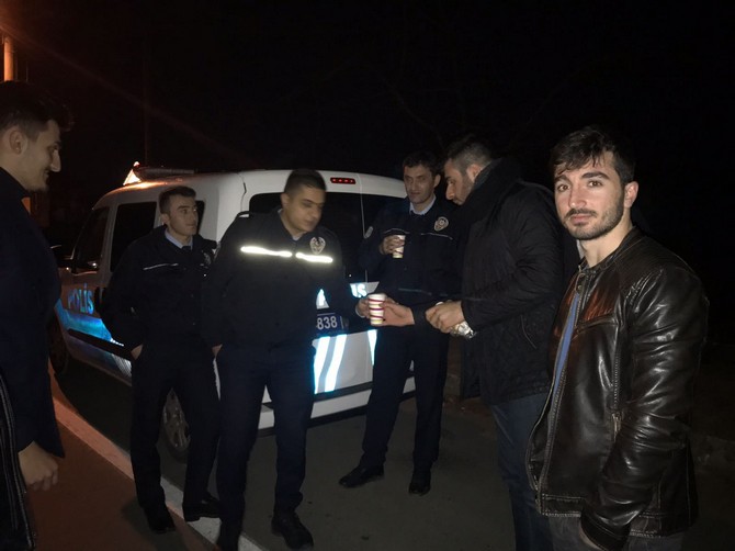 ak-genclik-yilin-son-gununde-polisinin-yaninda!-(2).jpg
