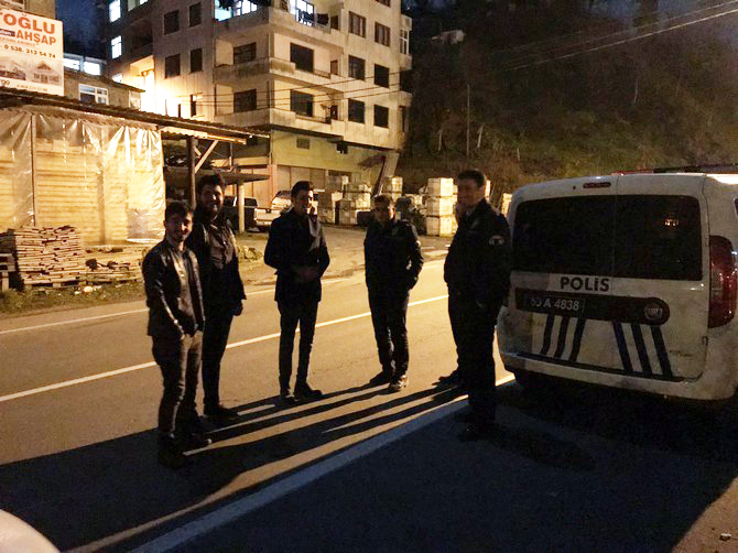 ak-genclik-yilin-son-gununde-polisinin-yaninda!-(7).jpg