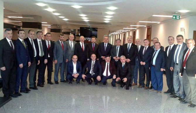 ak-kadrolardan-tbmm-baskani-ismail-kahramana-ziyaret-2.jpg ak-kadrolardan-tbmm-baskani-ismail-kahramana-ziyaret-2.jpg