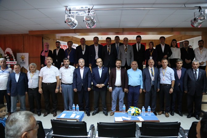 ak-parti-derepazari-ilce-baskanligi-6.-olagan-kongresinde-mevcut-baskan-mustafa-sivri--yeniden-ilce-baskanliga-secildi-(12).jpg