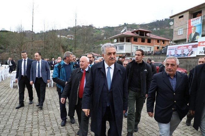 ak-parti-genel-baskan-yardimcisi-hayati-yazici,-secim-calismalari-kapsaminda-cayeli-ilcesine-bagli-asiklar-koyunde-vatandaslarla-bir-araya-geldi-(3).jpg