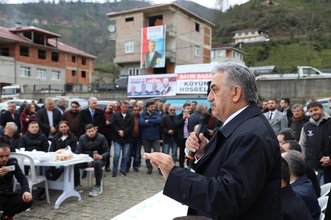 ak-parti-genel-baskan-yardimcisi-hayati-yazici,-secim-calismalari-kapsaminda-cayeli-ilcesine-bagli-asiklar-koyunde-vatandaslarla-bir-araya-geldi-(4).jpg
