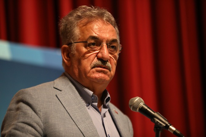 ak-parti-genel-baskan-yardimcisi-hayati-yazici-3-001.jpg