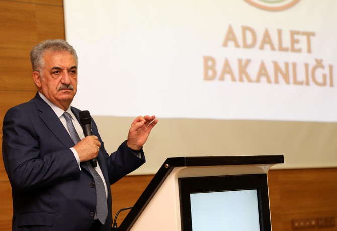 ak-parti-genel-baskan-yardimcisi-hayati-yazici-rizede-adalet-bakanligi-egitim-daire-baskanligi-rize-personel-egitim-merkezinde-egitim-alan-personel-icin-duzenlenen-sertifika-torenine-katildi-(2).jpg