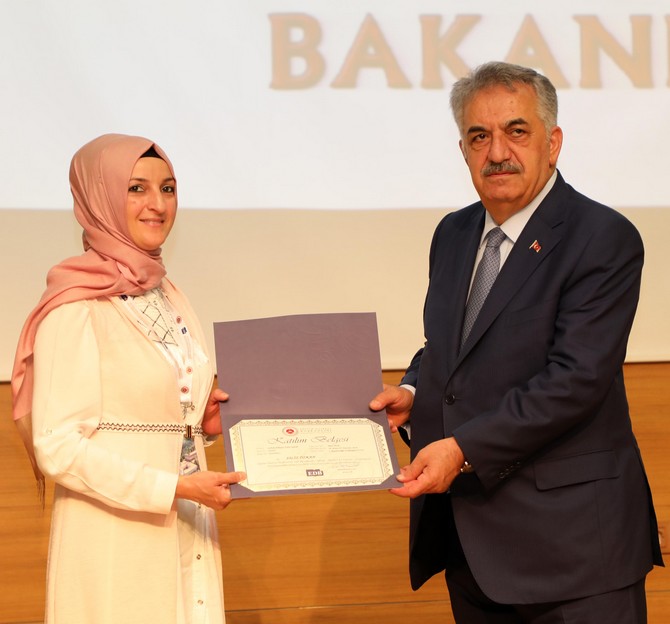 ak-parti-genel-baskan-yardimcisi-hayati-yazici-rizede-adalet-bakanligi-egitim-daire-baskanligi-rize-personel-egitim-merkezinde-egitim-alan-personel-icin-duzenlenen-sertifika-torenine-katildi-(3).jpg