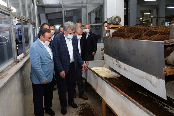 ak-parti-genel-baskan-yardimcisi-yazici-cay-fabrikasini-ziyaret-etti-(1).jpg