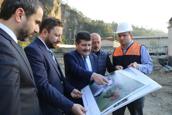ak-parti-genel-merkez-teskilat-baskan-yardimcisi-muhammed-avci,-rize’de-yapimi-devam-eden-rize-afet-kompleksinde-incelemelerde-bulundu-(8).jpg