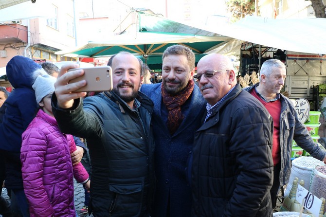 ak-parti-genel-merkez-teskilat-baskan-yardimcisi-ve-rize-milletvekili-muhammed-avci,-rize-merkezdeki-pazar-yeri-esnafini-ziyaret-ederek--pazarcilarla-sohbet-etti-(1).jpg