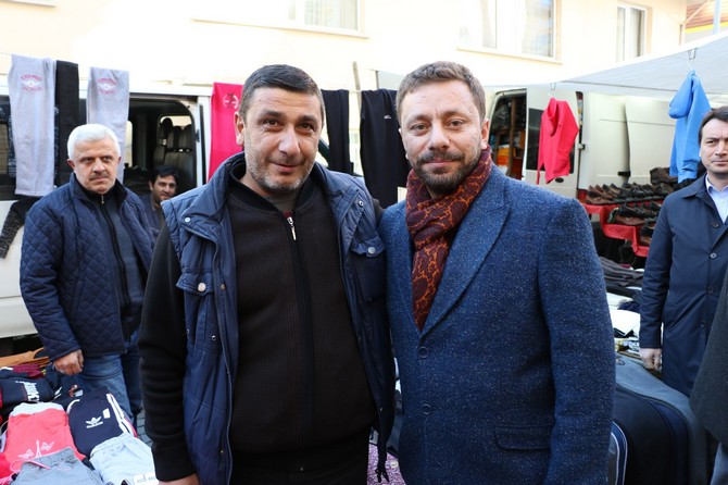 ak-parti-genel-merkez-teskilat-baskan-yardimcisi-ve-rize-milletvekili-muhammed-avci,-rize-merkezdeki-pazar-yeri-esnafini-ziyaret-ederek--pazarcilarla-sohbet-etti-(6).jpg