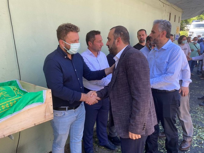 ak-parti-genel-merkez-teskilat-baskan-yardimcisi-ve-rize-milletvekili-muhammed-avcinin-hayatini-kaybeden-amcasi-haydar-avci-rizede-son-yolculuguna-ugurlandi-1.jpg