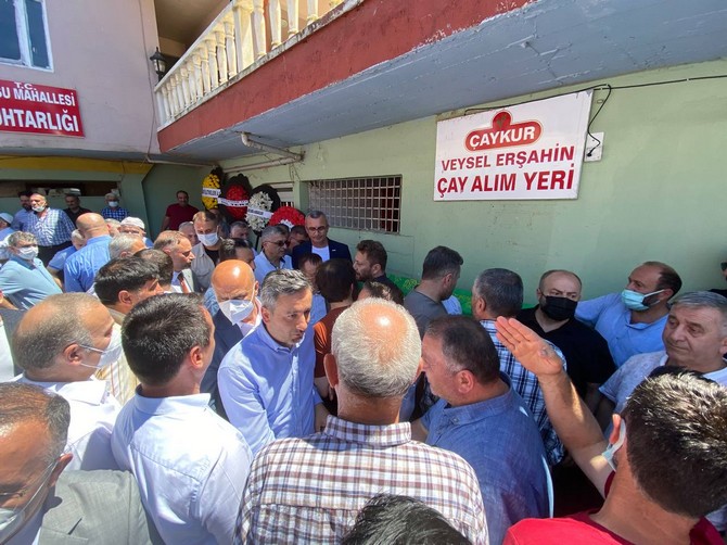 ak-parti-genel-merkez-teskilat-baskan-yardimcisi-ve-rize-milletvekili-muhammed-avcinin-hayatini-kaybeden-amcasi-haydar-avci-rizede-son-yolculuguna-ugurlandi-13.jpg