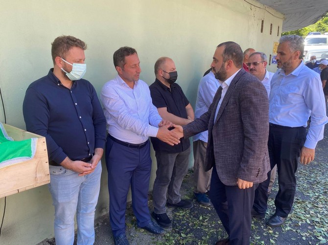 ak-parti-genel-merkez-teskilat-baskan-yardimcisi-ve-rize-milletvekili-muhammed-avcinin-hayatini-kaybeden-amcasi-haydar-avci-rizede-son-yolculuguna-ugurlandi-2.jpg