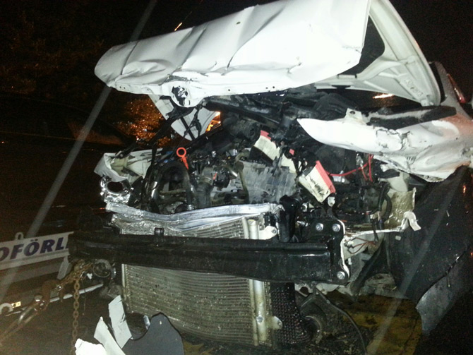 ak-parti-grup-baskanvekili-bostanci-trafik-kazasi-gecirdi1.jpg ak-parti-grup-baskanvekili-bostanci-trafik-kazasi-gecirdi1.jpg