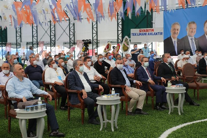 ak-parti-iyidere-7.-olagan-ilce-kongresi-(2).jpg