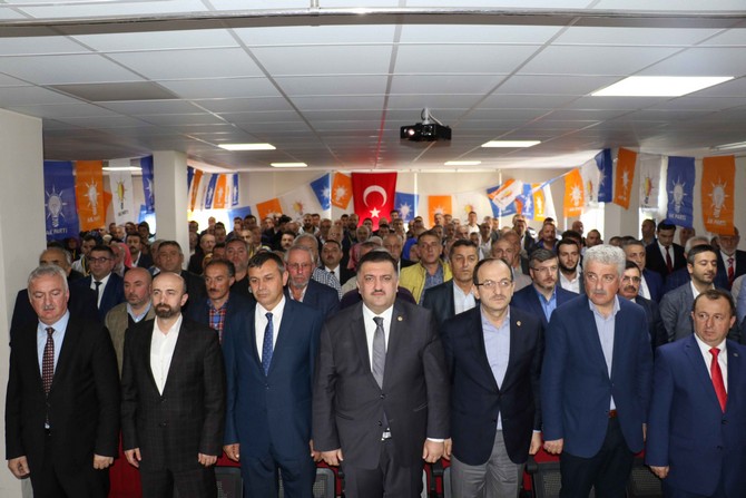 ak-parti-kalkandere-ilce-baskanligi-6.-olagan-kongresinde-mevcut-baskan-hasan-ayyildiz-tek-liste-ile-girdigi-secimlerde-yeniden-baskanliga-secildi-(2).jpg