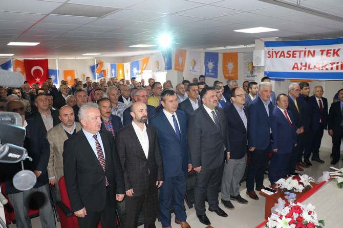 ak-parti-kalkandere-ilce-baskanligi-6.-olagan-kongresinde-mevcut-baskan-hasan-ayyildiz-tek-liste-ile-girdigi-secimlerde-yeniden-baskanliga-secildi-(3).jpg