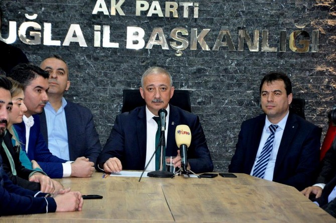 ak-parti-mugla-il-baskani-kadem-mete-il-baskanligindan-istifa-ederek-gorevini-birakarak-milletvekili-aday-adayligini-acikladi-1.jpg