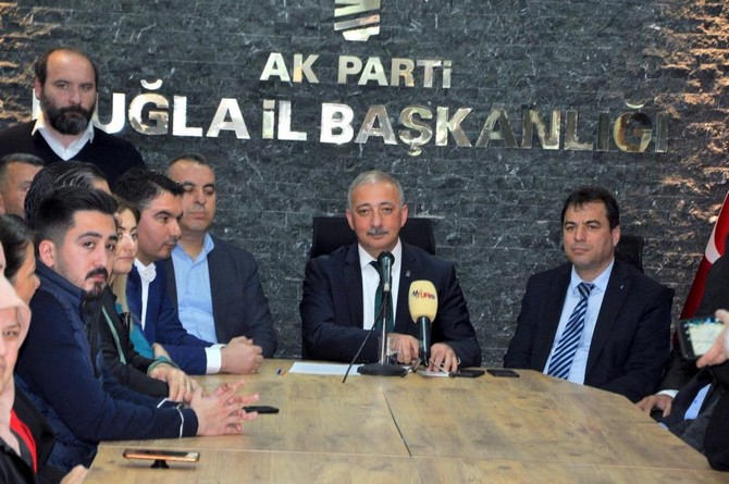 ak-parti-mugla-il-baskani-kadem-mete-il-baskanligindan-istifa-ederek-gorevini-birakarak-milletvekili-aday-adayligini-acikladi-2.jpg