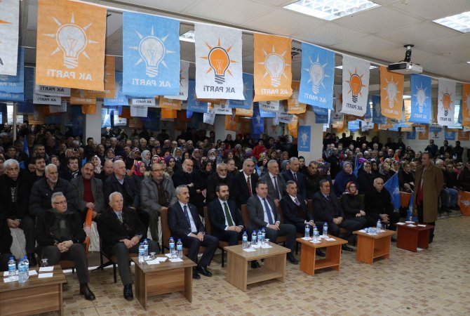 ak-parti-pazar-aday-tanitim-toplantisina-yogun-katilim-(1).jpg