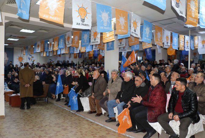 ak-parti-pazar-aday-tanitim-toplantisina-yogun-katilim-(2).jpg