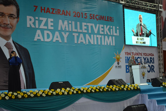 ak-parti-rize’de-bir-ilk-konusmalar-isaret-diline-cevrildi-10.jpg