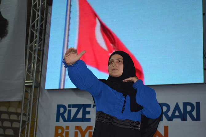 ak-parti-rize’de-bir-ilk-konusmalar-isaret-diline-cevrildi-4.jpg