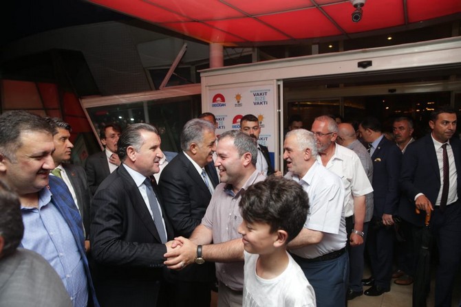 ak-parti-rize’den-teskilata-iftar-yemegi-(21).jpg