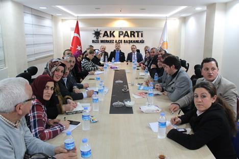 ak-parti-rize-adaylari-merkez-ilcede-tanitim-toplantisinda-3.jpg