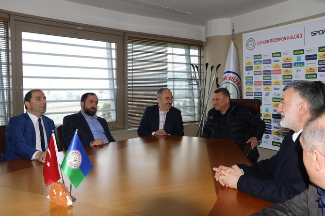 ak-parti-rize-belediye-baskan-adayi-rahmi-metin,-caykur-rizespor-kulubu’nu-ziyaret-ederek-baskan-hasan-kartal-ve-yonetim-kurulu-uyeleriyle-bir-araya-geldi-(1).jpg
