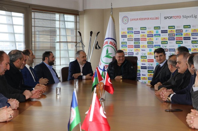 ak-parti-rize-belediye-baskan-adayi-rahmi-metin,-caykur-rizespor-kulubu’nu-ziyaret-ederek-baskan-hasan-kartal-ve-yonetim-kurulu-uyeleriyle-bir-araya-geldi-(2).jpg