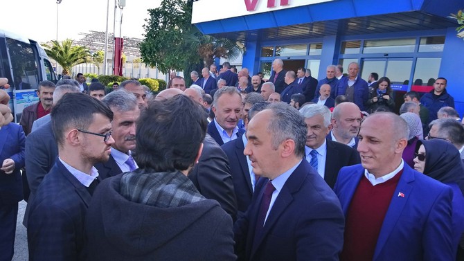 ak-parti-rize-belediye-baskan-adayi-rahmi-metine-coskulu-karsilama-(2).jpg