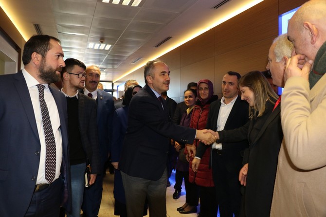 ak-parti-rize-belediye-baskan-adayi-rahmi-metine-coskulu-karsilama-(3)-001.jpg