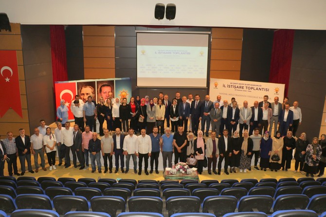 ak-parti-rize-de-il-secim-isleri-istisare-toplantisi-gerceklestirildi-7.jpg