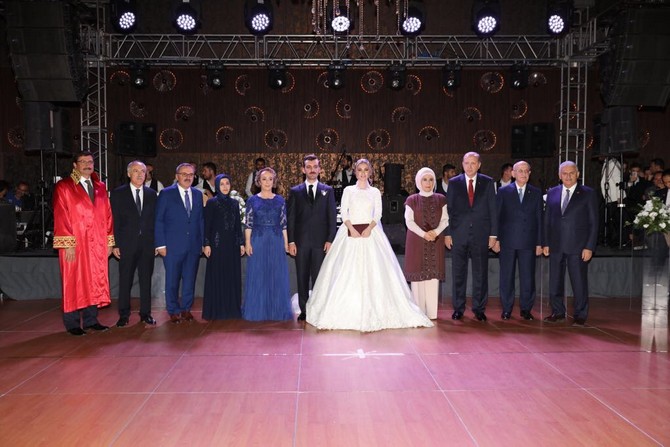 ak-parti-rize-eski-milletvekili-abdulkadir-kart’in-oglu-gokhan-kartin-nikah-toreni-(2).jpg