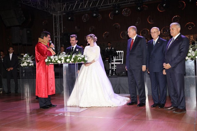 ak-parti-rize-eski-milletvekili-abdulkadir-kart’in-oglu-gokhan-kartin-nikah-toreni-(3).jpg