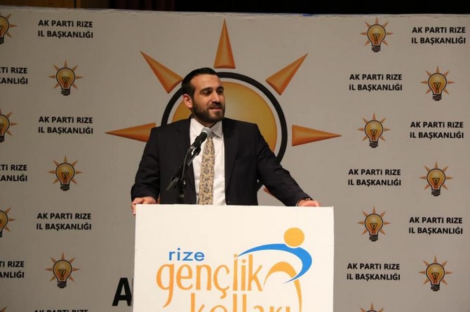 ak-parti-rize-genclik-kollari-teskilatinin-duzenledigi-il-genclik-kollari-danisma-meclisi-toplantisi-ismail-kahraman-kultur-merkezinde-buyuk-bir-coskuyla-gerceklesti-(4).jpg