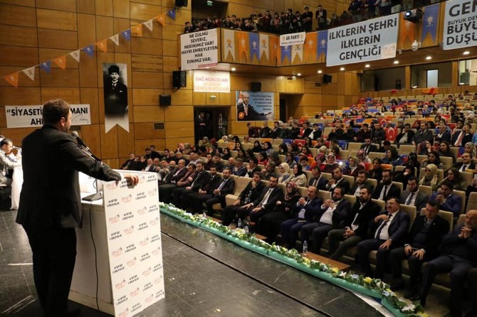 ak-parti-rize-genclik-kollari-teskilatinin-duzenledigi-il-genclik-kollari-danisma-meclisi-toplantisi-ismail-kahraman-kultur-merkezinde-buyuk-bir-coskuyla-gerceklesti-(7).jpg